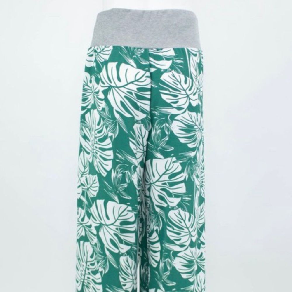 Wide Leg Wintergreen Beach Pants - Picture 4 of 4